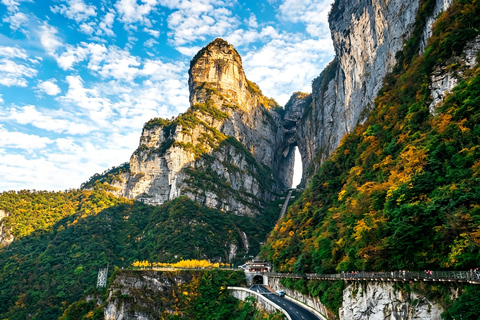 Zhangjiajie: 1-2Day Chanllenge Avatar & Tianmen mountains 2-Day Private Tour with Driver Spanish French Russian Guide