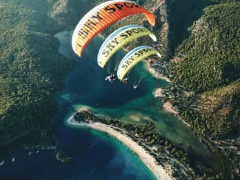 Ölüdeniz: 2-Hour Tandem Paragliding Experience