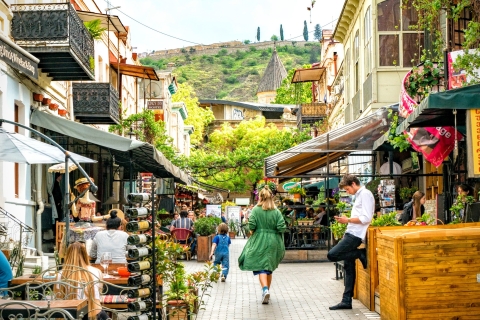 Tbilisi: 4 uur durende wandeling met wijnproevenTbilisi: privéwandeling van 4 uur met wijnproeverij