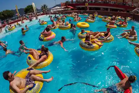 Atlantis Water Park Transfer and Entry Ticket