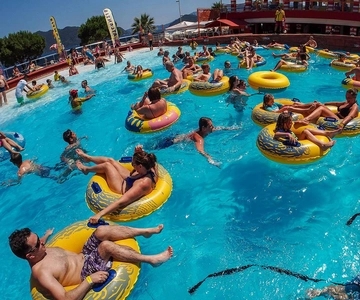 Atlantis Water Park Transfer and Entry Ticket