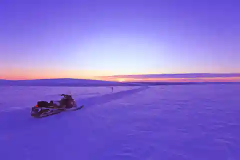 Levi: Aventura nocturna en moto de nieve