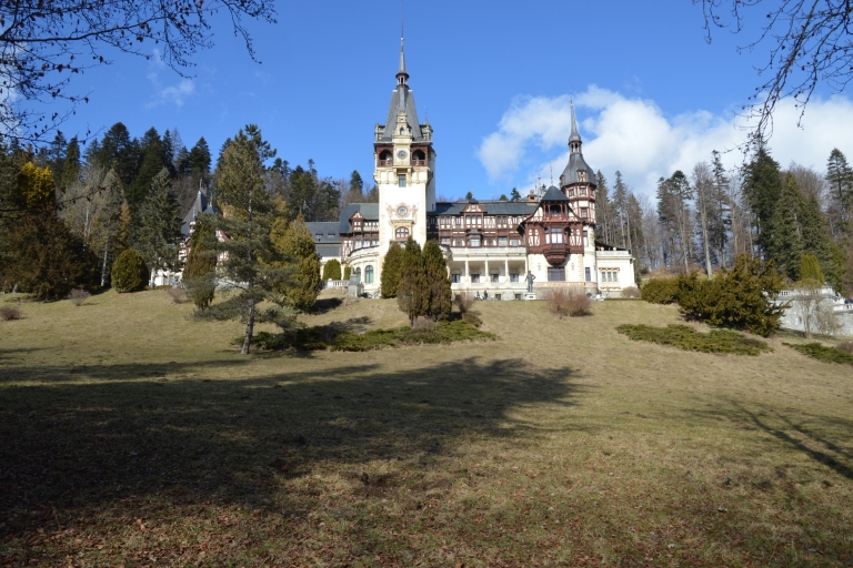 From Bucharest: Full-Day Fairy Tale Castles of Romania