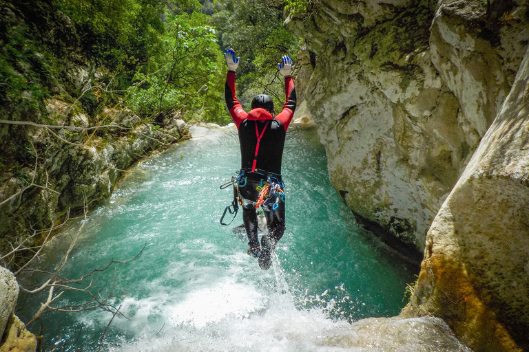 Neda: Canyoning ÄventyrNeda: Canyoning Äventyr för nybörjare