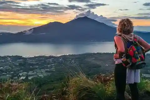 Bali: caminhada ao nascer do sol no Monte Batur com uma guia feminina