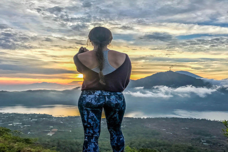 Bali: Mont Batur Sunrise Trek avec un guide féminin