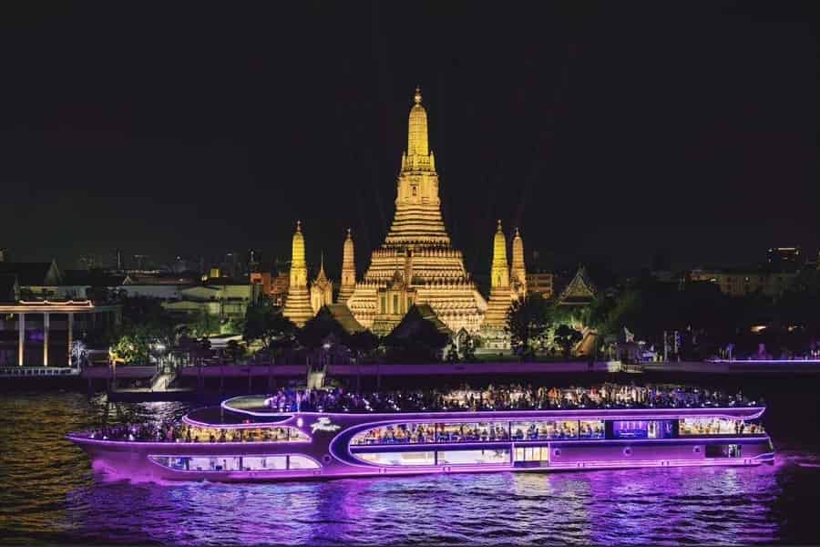 Bangkok: Die Planet Sunset & Dinner Cruise auf dem Fluss Chao Phraya. Foto: GetYourGuide