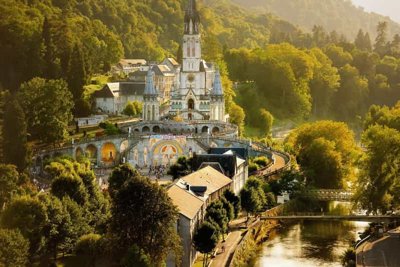 Esperienza spirituale a Lourdes con audioguida sul cellulare
