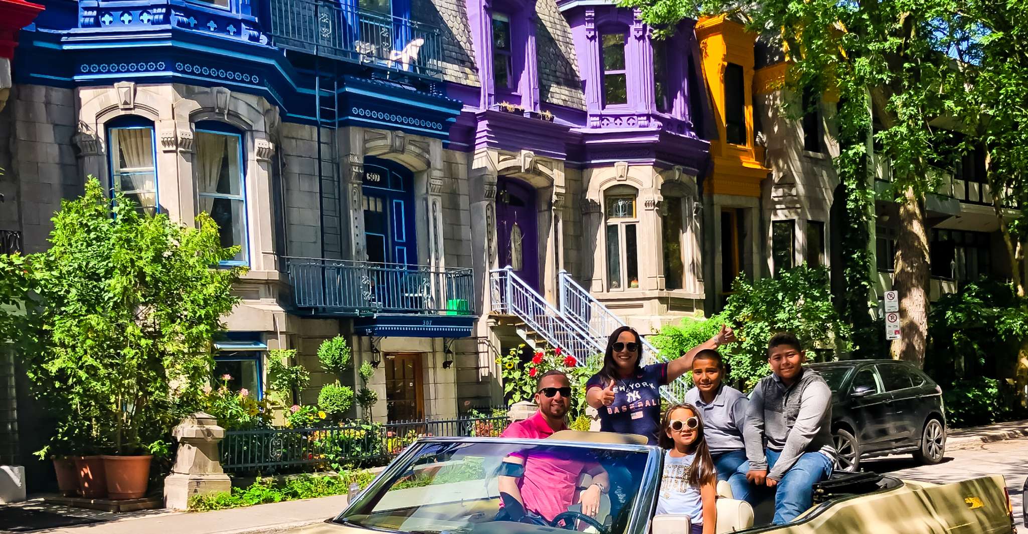Montréal: Guided Tour in Vintage Convertible Cadillac photo 2