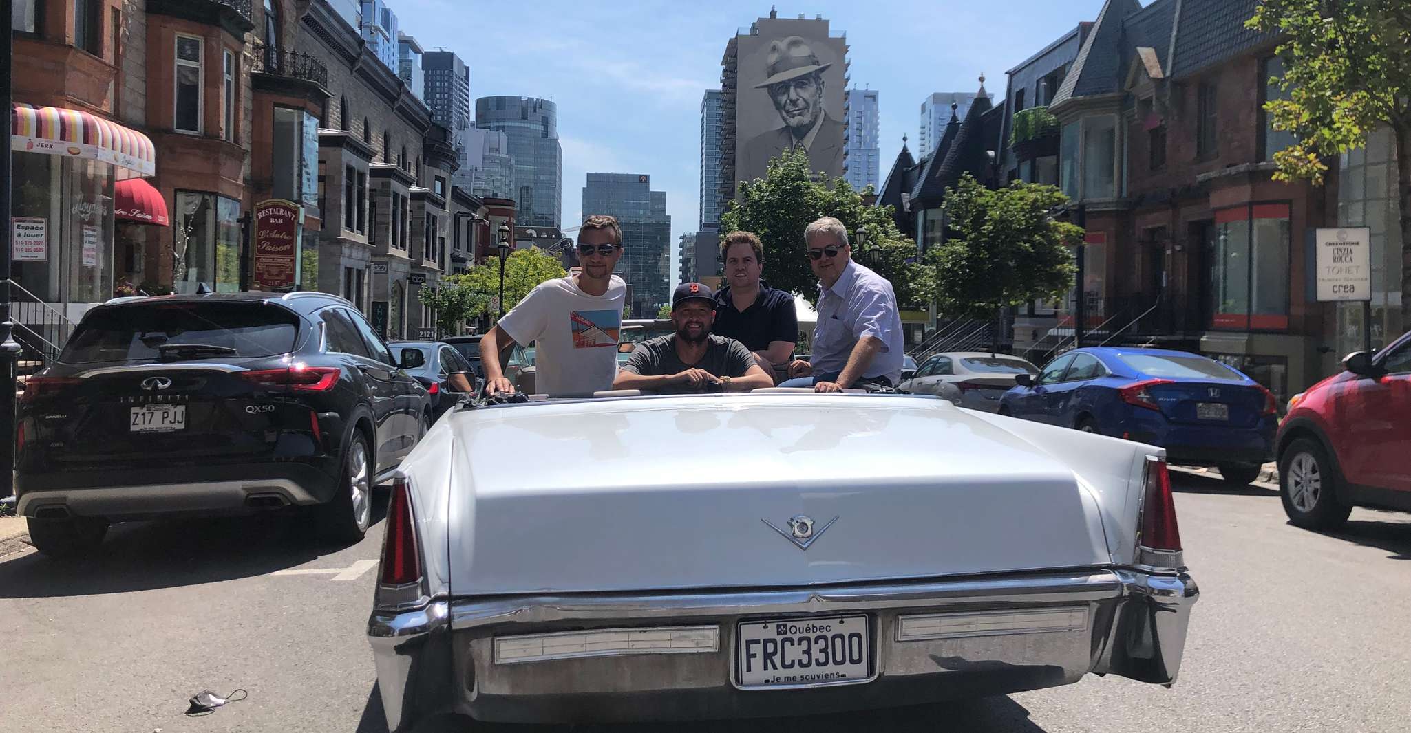Montréal: Guided Tour in Vintage Convertible Cadillac photo 20