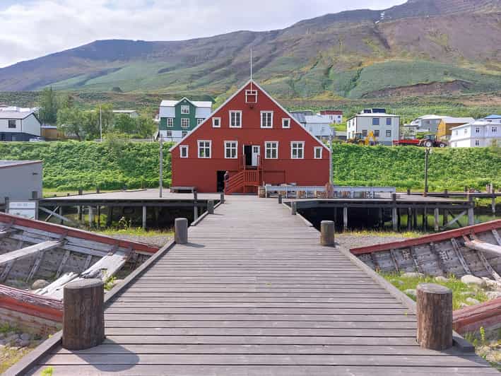 Akureyri-Siglufjörður; Half day to the arctic coastline