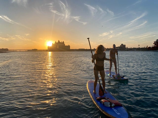 Dubai: Palm Jumeirah Paddle Boarding Tour