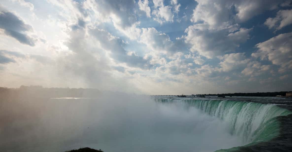 2-Day Niagara Falls and Shopping Trip from New York City