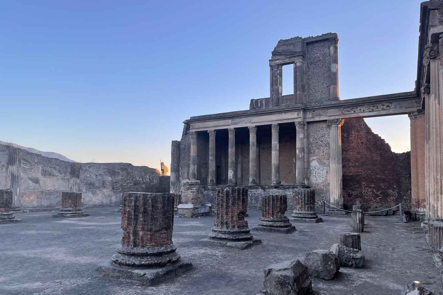 Pompeii: Guided Tour with Skip-the-Line Entry