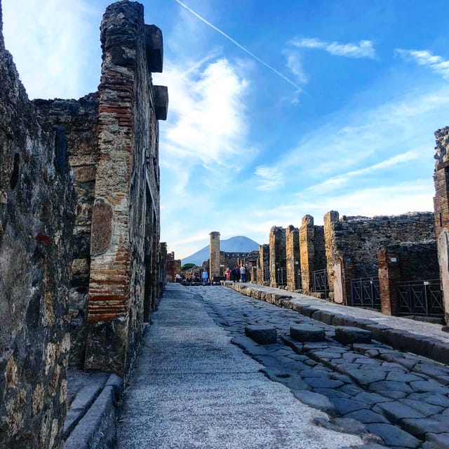 Pompeii: Guided Tour With Skip-the-Line Entry | GetYourGuide