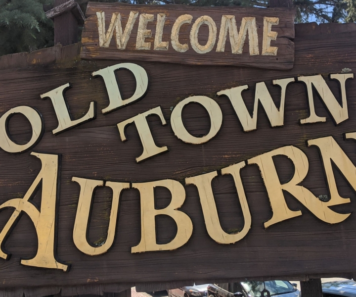 Old Town Auburn: tour a piedi senza guida di Scavenger Hunt
