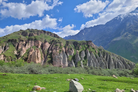 Tbilisi: Kazbegi Day Trip with Gergeti Trinity Church