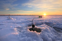 Levi, pesca en hielo por moto de nieve - Housity