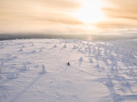 Levi, pesca en hielo por moto de nieve - Housity