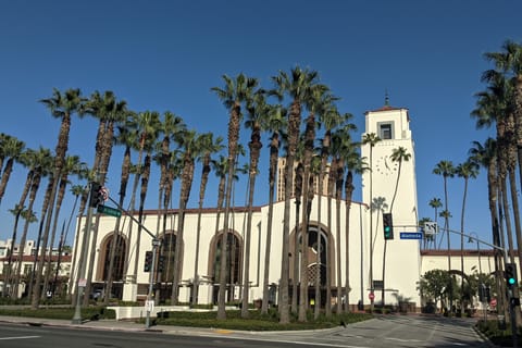 Los Angeles: Downtown Scavenger Hunt Walking Tour