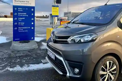 Taxi du terminal de croisière de Skarfabakki à l'aéroport de Keflavik