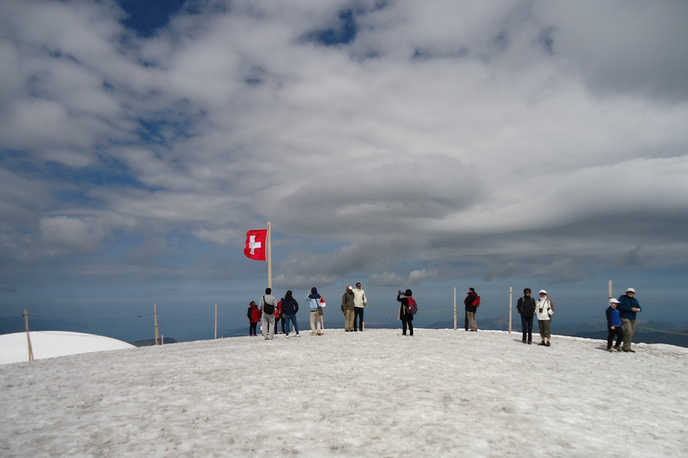 Jungfraujoch Cima de Europa: Una aventura alpina autoguiadaDesde Interlaken: tour autoguiado de Jungfraujoch