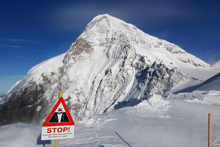 Jungfraujoch Cima de Europa: Una aventura alpina autoguiadaDesde Interlaken: tour autoguiado de Jungfraujoch