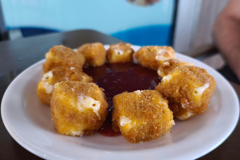 Gran Canaria: Paragliding Flight with Tapas & Pickup