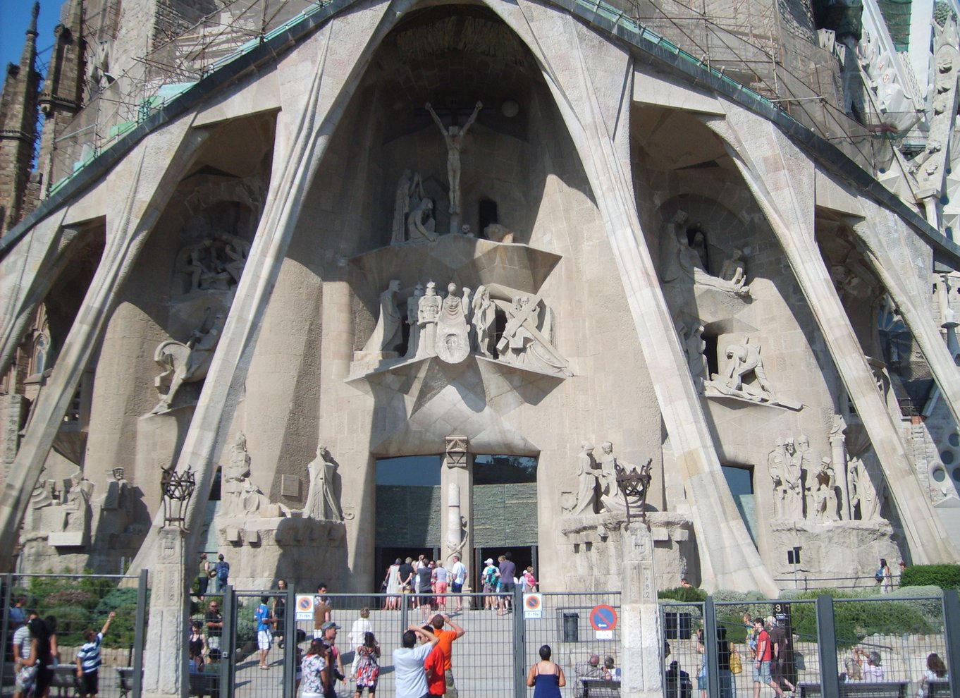 Barcelona: Fast Track Guided Tour af Sagrada Familia