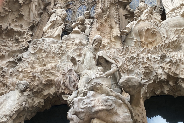 Barcelone : visite guidée rapide de la Sagrada FamiliaBarcelone : visite rapide de la Sagrada Familia en anglais
