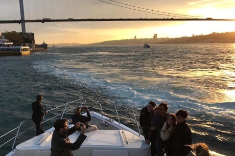 Istanbul : croisière sur le Bosphore sur un yacht de luxe privé