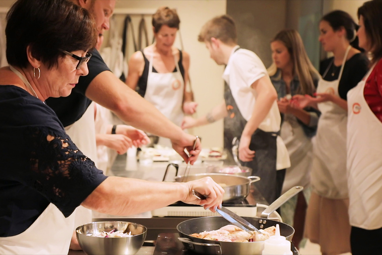 Florence: Tuscan Cooking Course with Dinner