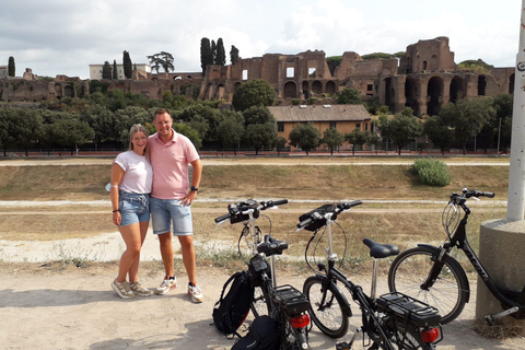 Roma: Tour in bicicletta elettricaGiro in bicicletta elettrica