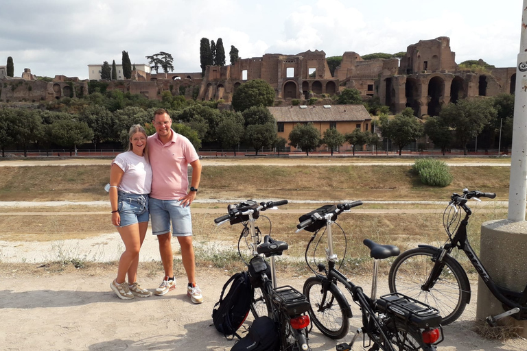 Roma: Tour in bicicletta elettricaGiro in bicicletta elettrica