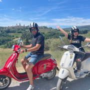 Florence: 24-Hour Noleggio Vespa, Scooter & Moped