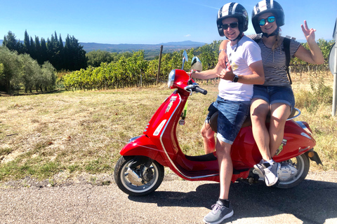 Florence: Toscane Vespa Tour naar San GimignanoBESTUURDER (18+)