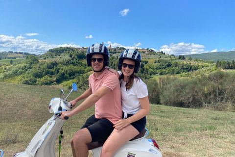 Florence: Toscane Vespa Tour naar San GimignanoBESTUURDER (18+)