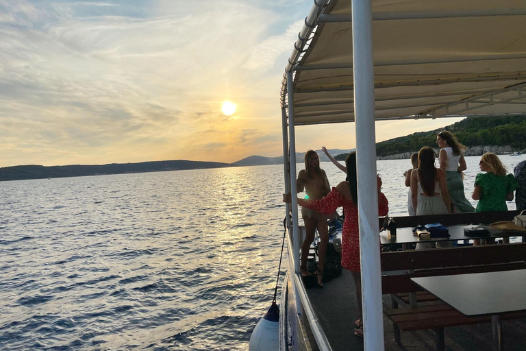 Split: Riviera Sunset Cruise &amp; zwemmen met zomerse sferenSplit: Riviera Sunset Cruise met zomerse sferen