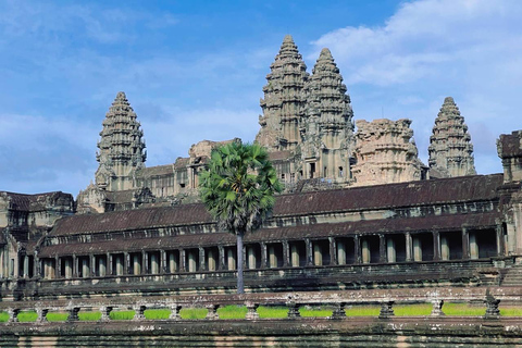 Soluppgång vid Angkor Wat och heldag med fascinerande tempel