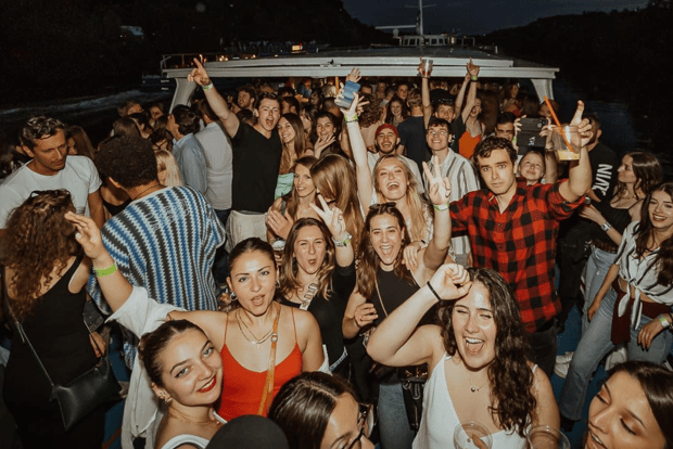 Praga: festa in barca con afterparty all'EPIC