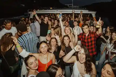 Prag: Party Cruise mit Afterparty im EPIC