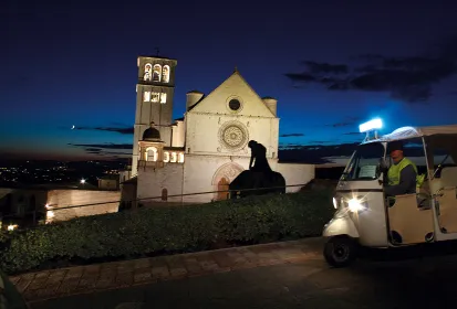 Assisi: Nachttour mit dem Oldtimer-Tuk-Tuk