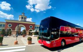 Milan: Serravalle Designer Outlet Roundtrip Bus Transfer
