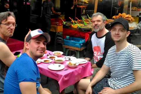 Da Nang: Comida callejera oculta en un tour a pie con una lugareña