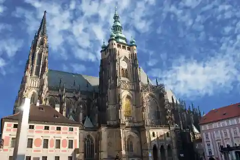 Prag: Prag Kalesi ve Küçük Mahalle Rehberli Yürüyüş Turu