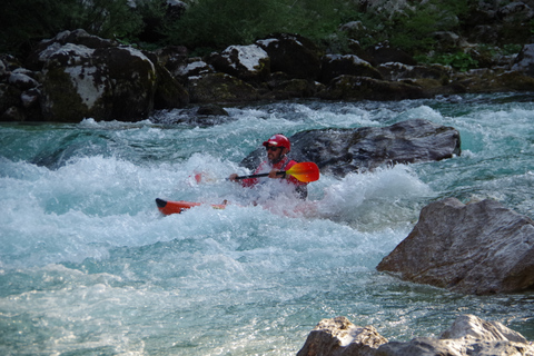 Bovec: Escursione di mezza giornata in kayak lungo l&#039;IsonzoBovec: gita in kayak di mezza giornata lungo l&#039;Isonzo