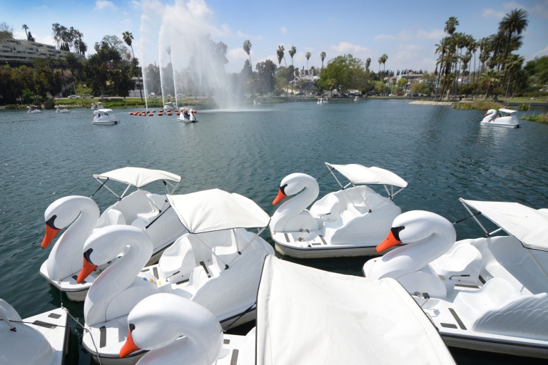 Echo Park Lake: alquiler de botes a pedales Swan