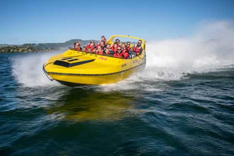 Lake Rotorua: Jet Boat, Speed, Spins and Adrenaline