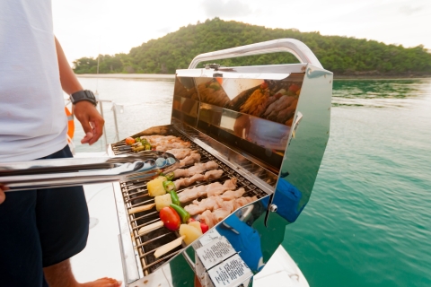 Santos i Guarujá: Prywatna wycieczka łodzią motorową z jedzeniem i napojamiOpcja dla 6 osób