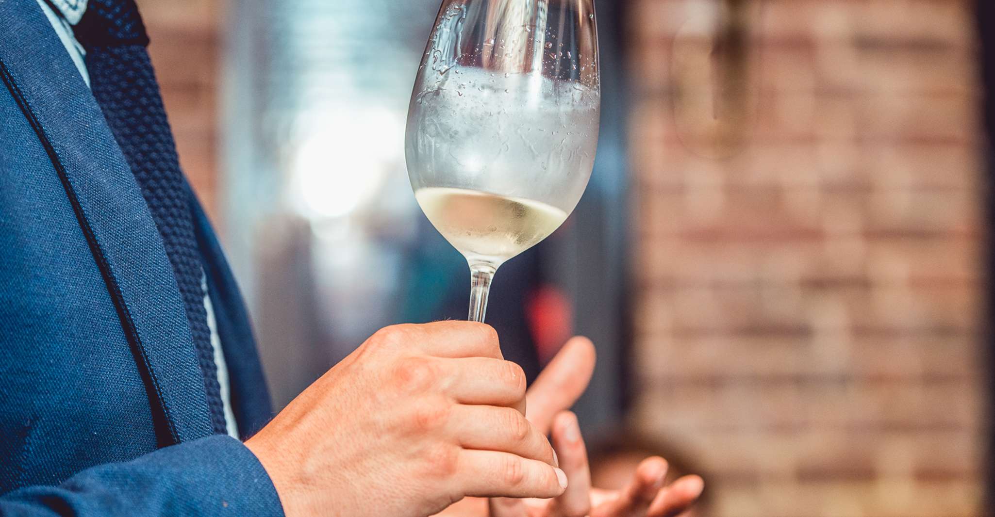Santa Barbara, Spumante Wine Walking Tour - Hizvo